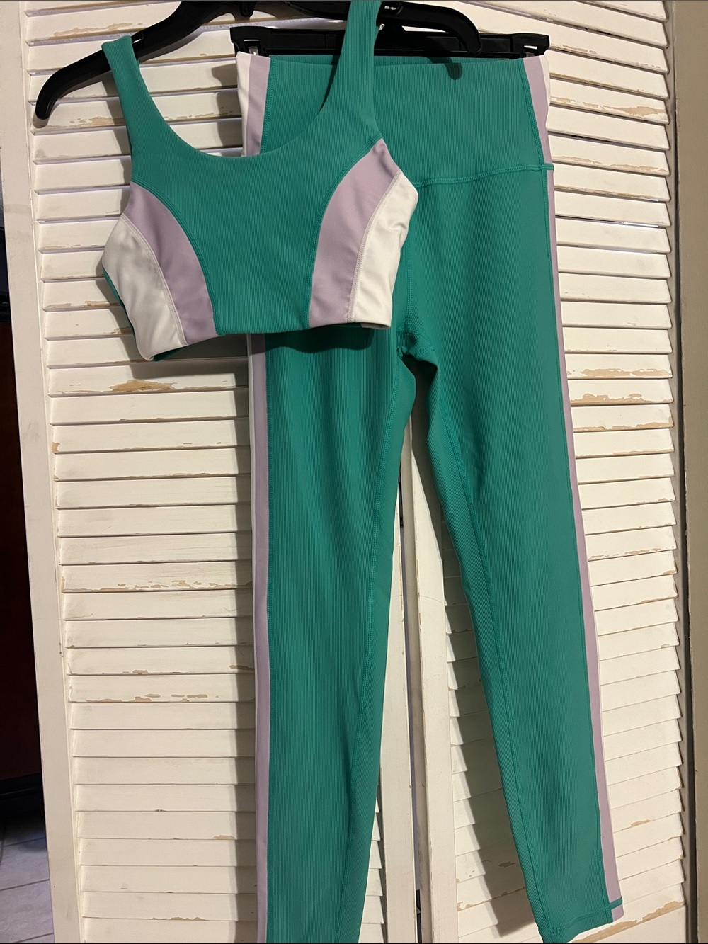 WILO High-Waist Compression Leggings & Sports Bra Set in Apple Green